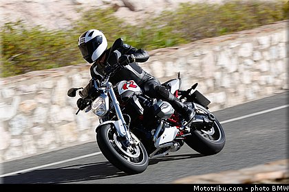 bmw_r_1200_r_2015_0070.jpg