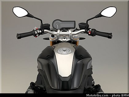 bmw_r_1200_r_2015_0103.jpg