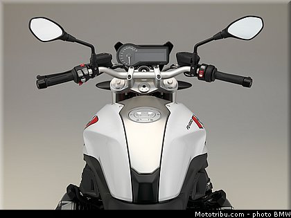 bmw_r_1200_r_2015_0104.jpg