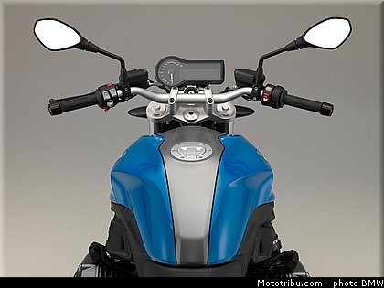 bmw_r_1200_r_2015_0105.jpg