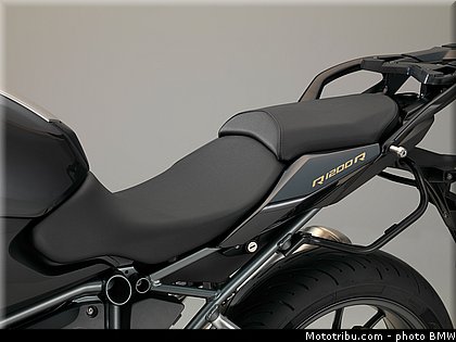 bmw_r_1200_r_2015_0130.jpg