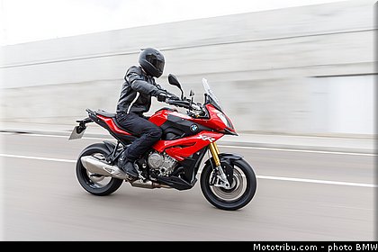 action_010_bmw_2016_s_1000_xr.jpg