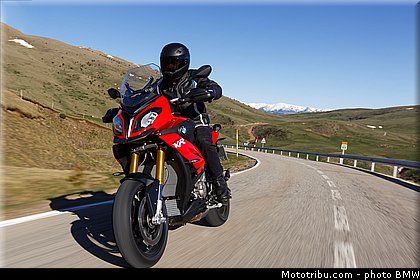 action_011_bmw_2016_s_1000_xr.jpg