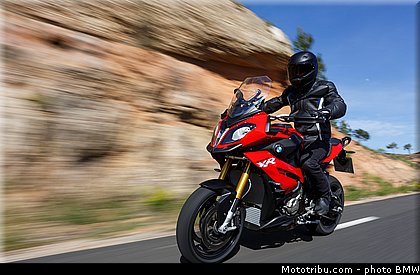 action_013_bmw_2016_s_1000_xr.jpg