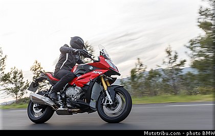 action_015_bmw_2016_s_1000_xr.jpg