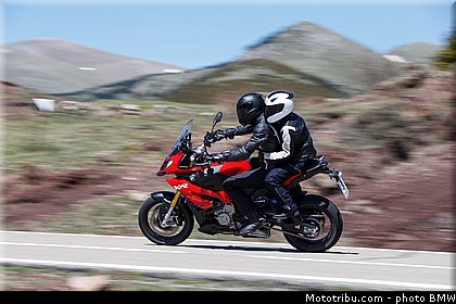 action_016_bmw_2016_s_1000_xr.jpg