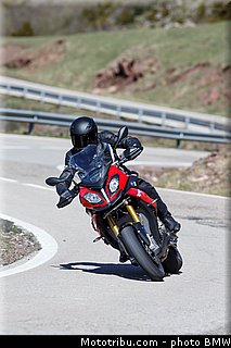 action_017_bmw_2016_s_1000_xr.jpg