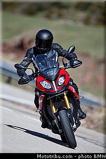 action_022_bmw_2016_s_1000_xr.jpg