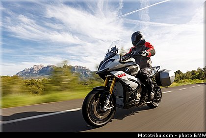 action_027_bmw_2016_s_1000_xr.jpg