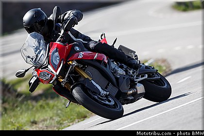 action_029_bmw_2016_s_1000_xr.jpg