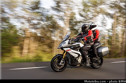action_045_bmw_2016_s_1000_xr.jpg