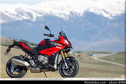statique_exterieur_04_bmw_2016_s_1000_xr.jpg