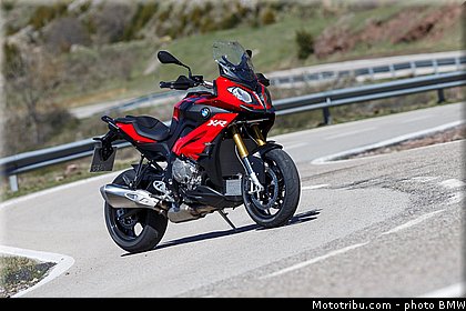 statique_exterieur_05_bmw_2016_s_1000_xr.jpg