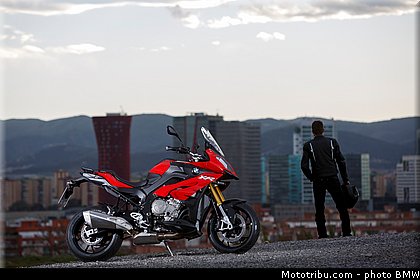 statique_exterieur_09_bmw_2016_s_1000_xr.jpg