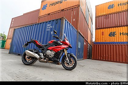 statique_exterieur_17_bmw_2016_s_1000_xr.jpg