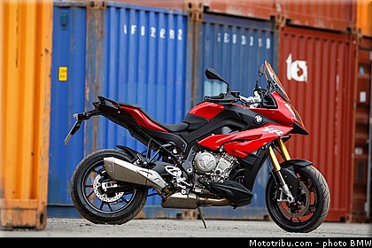 statique_exterieur_18_bmw_2016_s_1000_xr.jpg