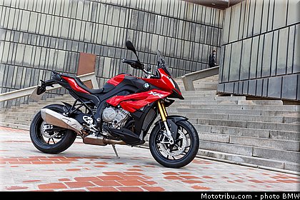 statique_exterieur_19_bmw_2016_s_1000_xr.jpg