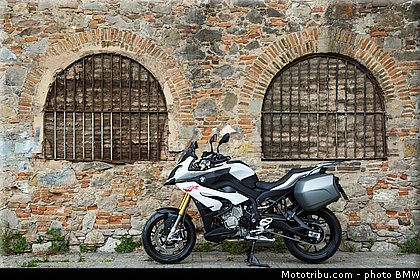 statique_exterieur_24_bmw_2016_s_1000_xr.jpg