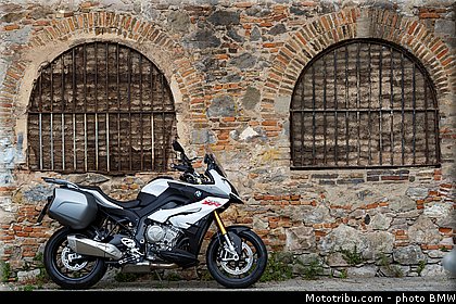 statique_exterieur_25_bmw_2016_s_1000_xr.jpg