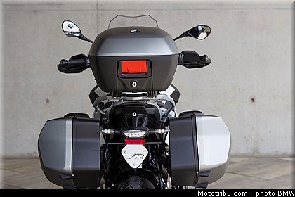 statique_exterieur_32_bmw_2016_s_1000_xr.jpg