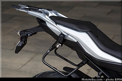 statique_exterieur_39_bmw_2016_s_1000_xr.jpg