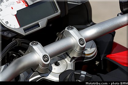 statique_exterieur_44_bmw_2016_s_1000_xr.jpg