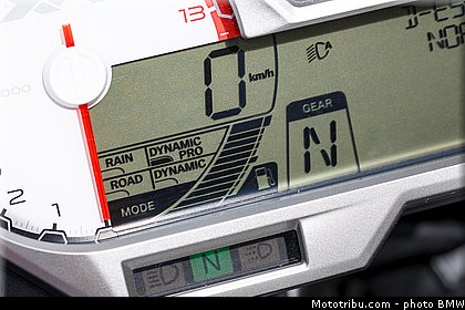 statique_exterieur_45_bmw_2016_s_1000_xr.jpg