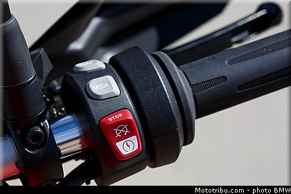 statique_exterieur_49_bmw_2016_s_1000_xr.jpg