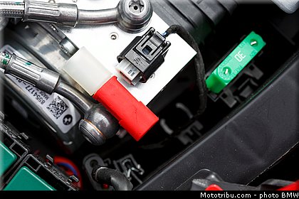 statique_exterieur_52_bmw_2016_s_1000_xr.jpg