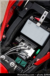 statique_exterieur_54_bmw_2016_s_1000_xr.jpg