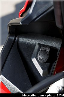 statique_exterieur_55_bmw_2016_s_1000_xr.jpg