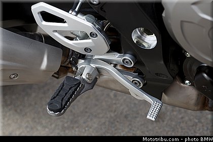 statique_exterieur_57_bmw_2016_s_1000_xr.jpg