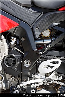 statique_exterieur_59_bmw_2016_s_1000_xr.jpg