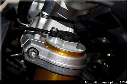 statique_exterieur_62_bmw_2016_s_1000_xr.jpg