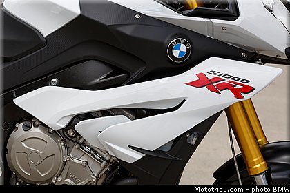 statique_exterieur_65_bmw_2016_s_1000_xr.jpg