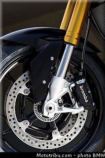 statique_exterieur_68_bmw_2016_s_1000_xr.jpg