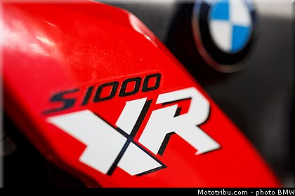 statique_exterieur_71_bmw_2016_s_1000_xr.jpg