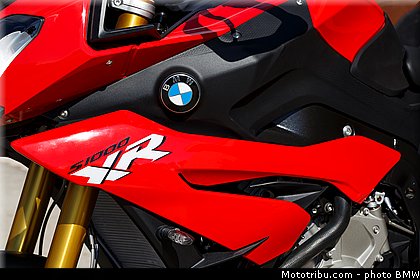 statique_exterieur_73_bmw_2016_s_1000_xr.jpg