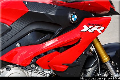 statique_exterieur_74_bmw_2016_s_1000_xr.jpg