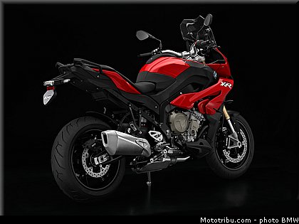 statique_studio_002_bmw_2016_s_1000_xr.jpg