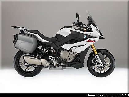 statique_studio_009_bmw_2016_s_1000_xr.jpg