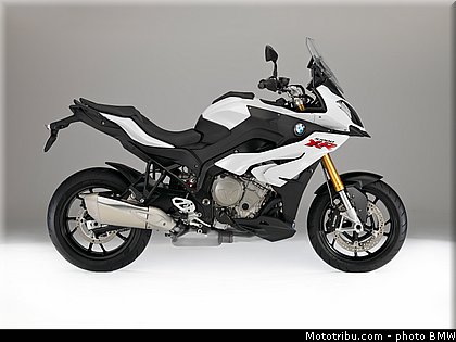 statique_studio_010_bmw_2016_s_1000_xr.jpg