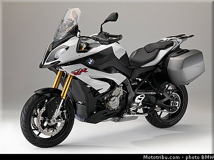 statique_studio_018_bmw_2016_s_1000_xr.jpg