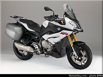 statique_studio_020_bmw_2016_s_1000_xr.jpg