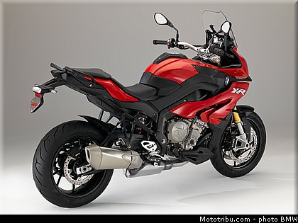 statique_studio_021_bmw_2016_s_1000_xr.jpg