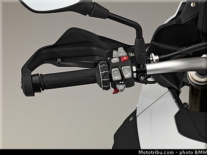 statique_studio_029_bmw_2016_s_1000_xr.jpg