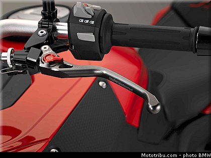 statique_studio_032_bmw_2016_s_1000_xr.jpg