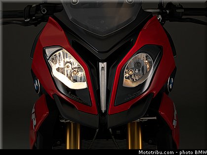 statique_studio_033_bmw_2016_s_1000_xr.jpg