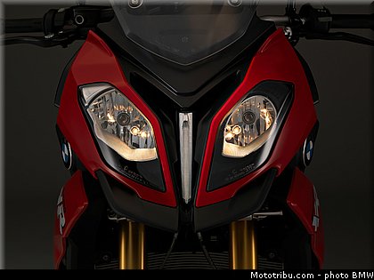 statique_studio_035_bmw_2016_s_1000_xr.jpg