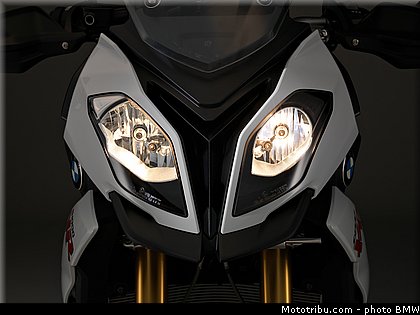 statique_studio_036_bmw_2016_s_1000_xr.jpg